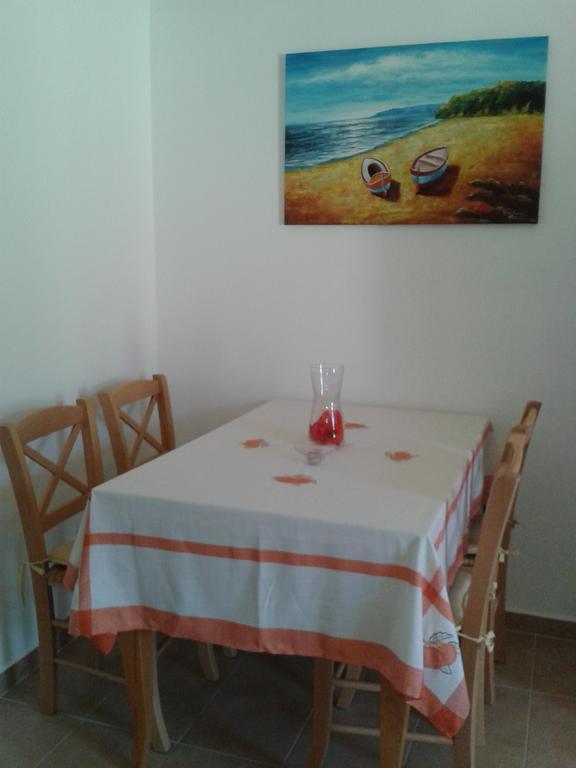 Maria'S Apartments Меис Экстерьер фото
