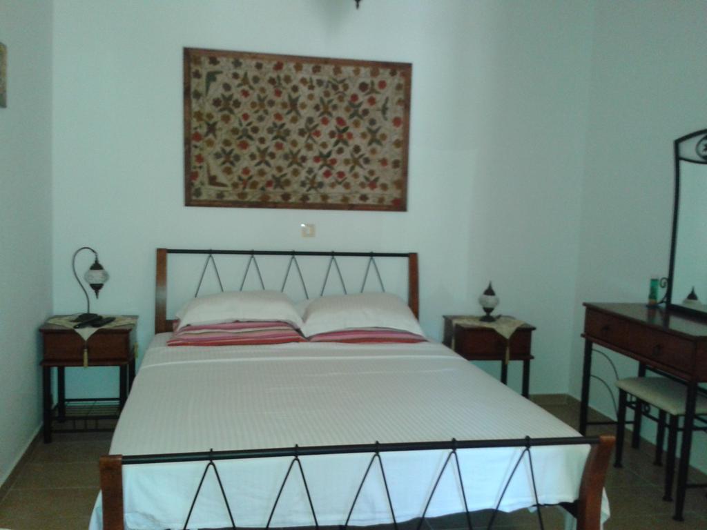 Maria'S Apartments Меис Экстерьер фото