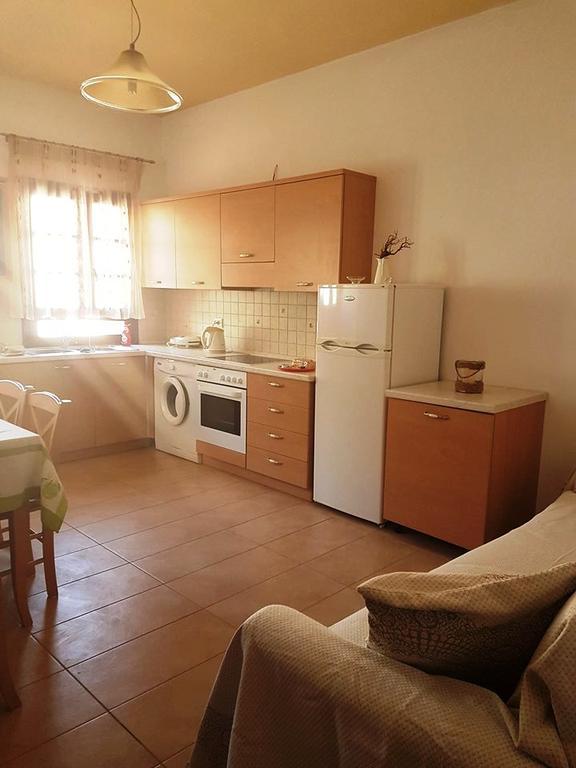 Maria'S Apartments Меис Экстерьер фото